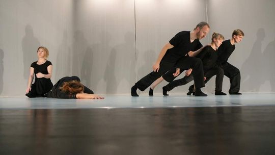 Stalking Paradise. Tancerze pytają o wiarę