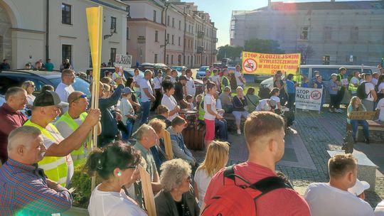 Stanowcze "nie" dla CPK. Kilkaset osób protestowało w Zamościu [zdjęcia]