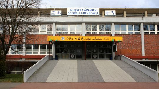 Stara hala sportowa zabytkiem? Radni zaniepokojeni