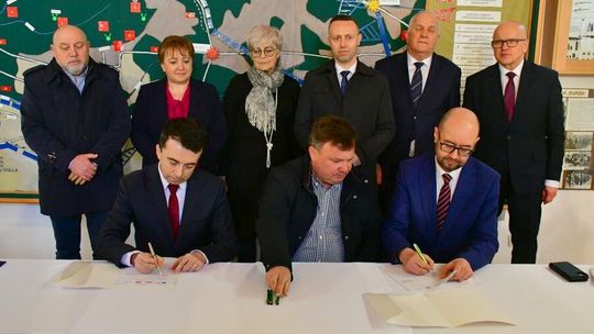 Stara szkoła będzie muzeum partyzantów. Nowoczesnym jak Muzeum Powstania Warszawskiego