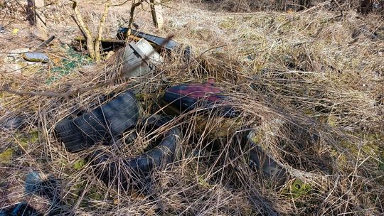 Stare gumy wyjadą znad Bystrzycy. W sobotę wielkie sprzątanie