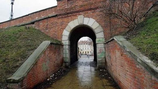 Stare Miasto: Trzech chętnych do budowy szaletu