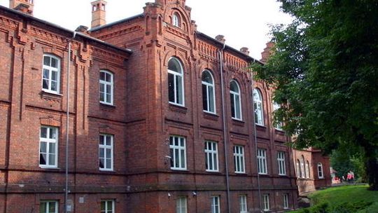 Starosta dzieli placówkę, pracownicy skarżą się do wojewody