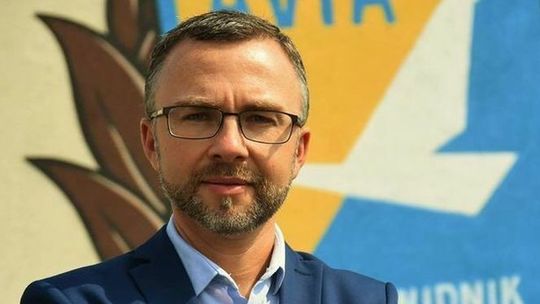 Starosta świdnicki stracił większość, poszło o LGBT. Nadzwyczajna sesja