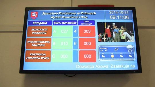 Starostwo w Puławach. W kolejkę z numerkiem i przez internet