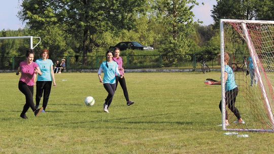 Stary Uścimów: Pograli w piłkę ku pamięci trenera