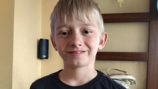 Stasia przygniótł wózek widłowy.  Rodzice dziękują Bogu, że przeżył, ale teraz trzeba pomocy