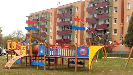 Statek na placu zabaw