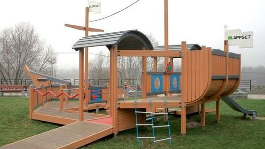 Statek-zabawka za 143 tys. zł. Radni: To za dużo