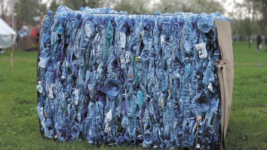 Statystyczny Polak zużywa coraz więcej opakowań. Eksperci alarmują, że tendencja jest rosnąca