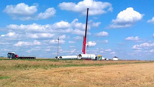 Stawiają pierwsze wiatraki w powiecie krasnostawskim (zdjęcia)