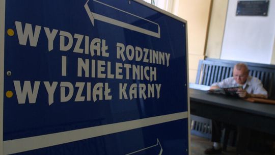 Stażysta z wyrokiem pracuje w sądzie