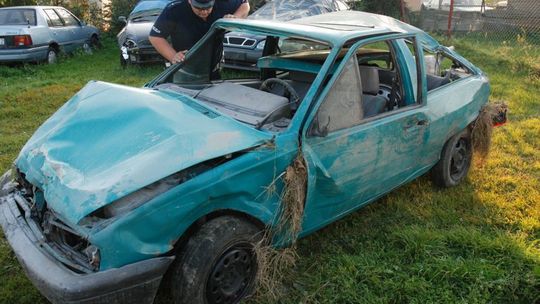 Stępków: Pijany kierowca wypadł z drogi. Dachował