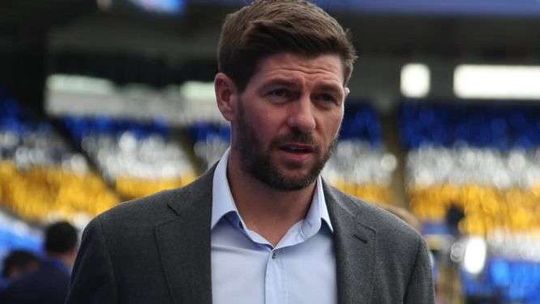 Steven Gerrard zaczyna pracę trenera (wideo)