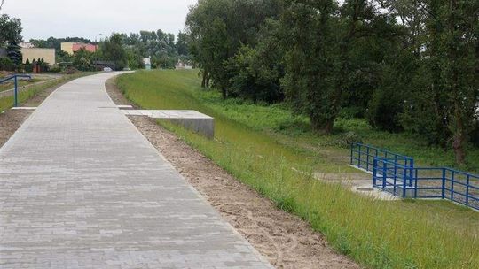 Stężyca, Dęblin. Wały coraz mocniejsze