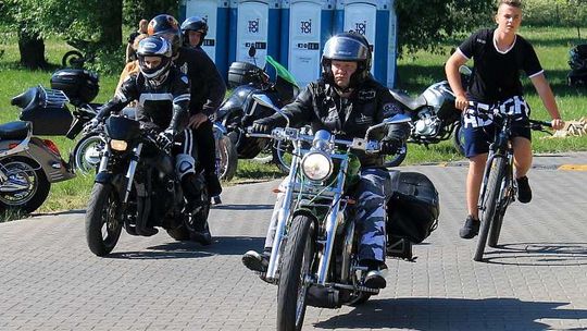 Stężyca: Motocykliści rozpoczęli sezon. "Stanowimy taką motocyklową brać" [zdjęcia]