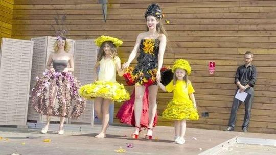 Stężyca: Tu się nosi suknie z kwiatków