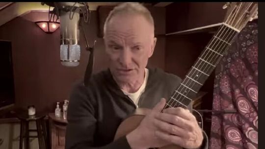 Sting przypomina piosenkę sprzed 37 lat i prosi o wysyłanie paczek do Chełma