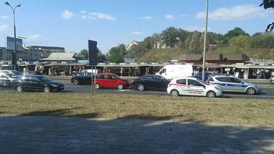 Stłuczka na al. Tysiąclecia w Lublinie. Zderzyły się dwa samochody