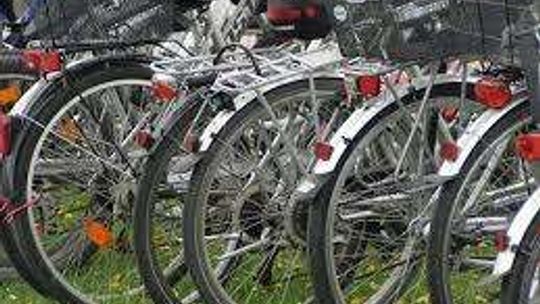 Stojaki na rowery zamontują na stacjach i przystankach kolejowych