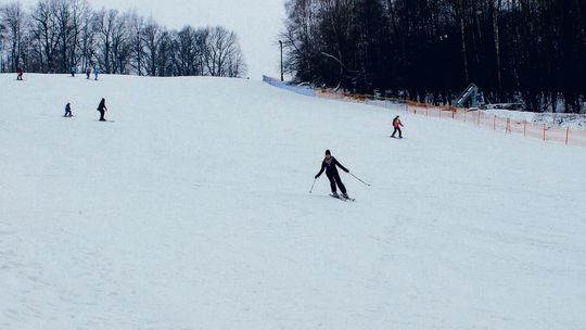 Stoki otwarte, a narciarzy pilnuje policja i sanepid