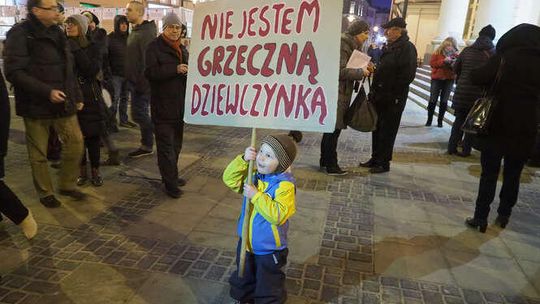 Strajk Kobiet. Uczciły setną rocznicę uzyskania praw wyborczych przez Polki