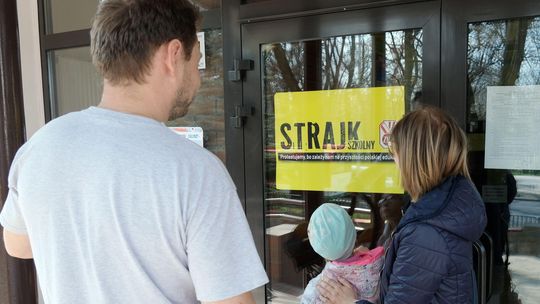 Strajk nauczycieli w Lublinie i regionie, zajęcia odwołane. Sytuacja w strajkujących szkołach