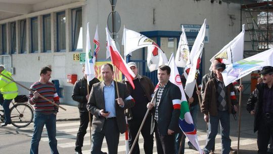 Strajk w Azotach. Zakład okupuje już pół tysiąca ludzi