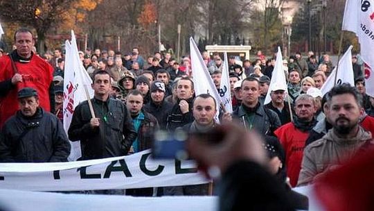 Strajk w PZL-Świdnik zawieszony na czas rozmów