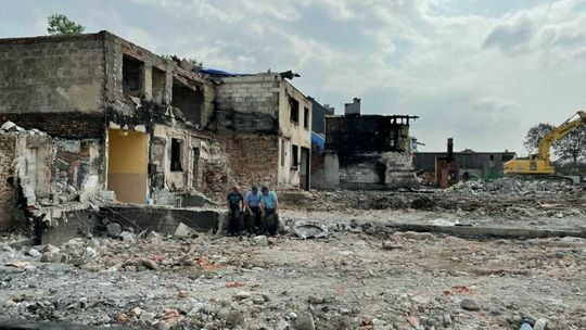 Straszny widok po pożarze. Strażacy ochotnicy z Kraśnika ruszyli z pomocą