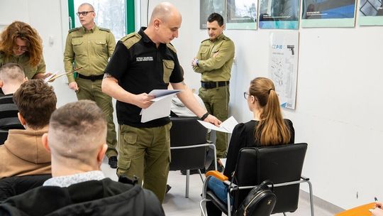 Straż Graniczna rekrutuje. Pensja? Nawet 7600 zł na rękę!