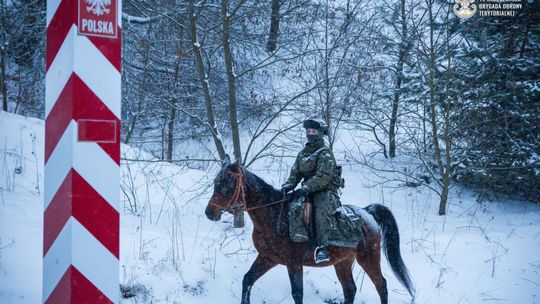 Straż konna patroluje granice Straż konna patroluje granice