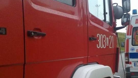 Strażacy jechali gasić pożar, zderzyli się z ciągnikiem. Jest ofiara śmiertelna