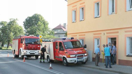 Strażacy uratowali 80-letnią kobietę (zdjęcia)