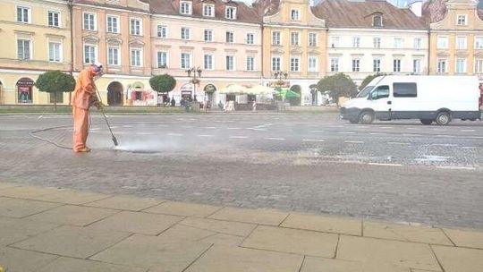 Strefa Płatnego Parkowania: Pomalowali plac Zamkowy, a teraz muszą to zmyć