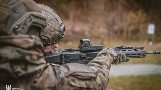 Strzelanie i szkolenie taktyczne. Terytorialsi z Kraśnika ćwiczyli umiejętności
