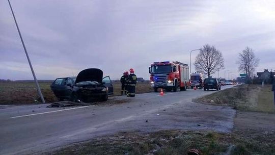 Strzeszkowice: Wjechała samochodem w latarnię