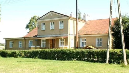 Strzyżewice: Dworek kulturalno-kulinarny