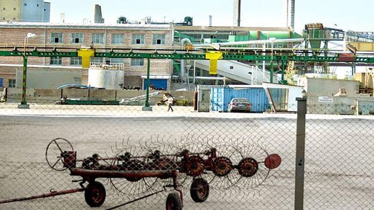 Strzyżów: Wdrapali się na wieżę, chcieli ukraść kable z cukrowni