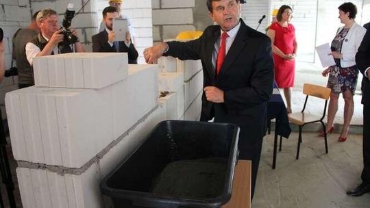 Student sam wypożyczy i zda książkę. Dzięki falom radiowym 