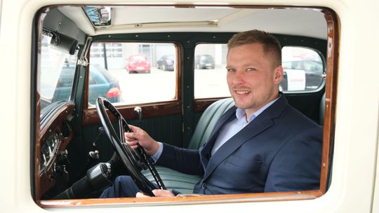Student z Lublina odrestaurował unikatowe auto. Na świecie pozostało tylko 20 takich modeli