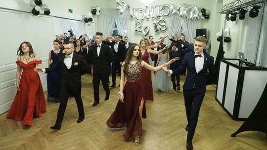 Studniówka 2018: Bal uczniów VII Liceum Ogólnokształcącego w Lublinie [ZDJĘCIA]