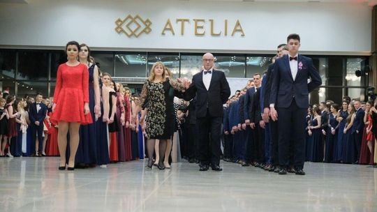 Studniówka 2019: Bal maturzystów ZSE im. A.J. Vetterów w hotelu Atelia [zdjęcia]