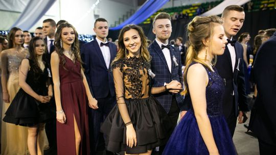 Studniówka I LO w Ośrodku Sportu i Rekreacji w Zamościu [zdjęcia]