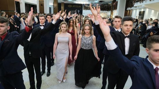 Studniówka II LO im. Hetmana Jana Zamoyskiego w Lublinie w hotelu Atelia [zdjęcia, wideo]