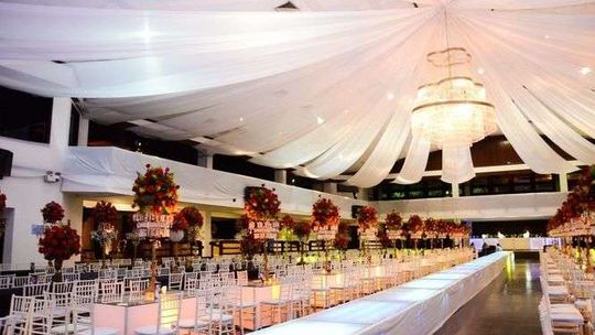 Studniówka to ważne wydarzenie. Jak się ubrać, by czuć się komfortowo?