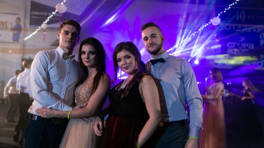 Studniówka uczniów II Liceum Ogólnokształcącego im. Marii Konopnickiej w Zamościu [zdjęcia]