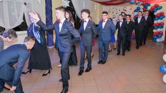 Studniówka uczniów SOSW dla Dzieci i Młodzieży Niesłyszącej i Słabo Słyszącej im. Jana Pawła II w Lublinie