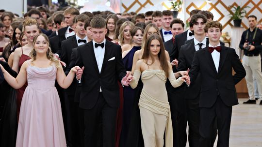 Maturzyści XXX Liceum Ogólnokształcącego w Lublinie podczas studniówki w Atelli.