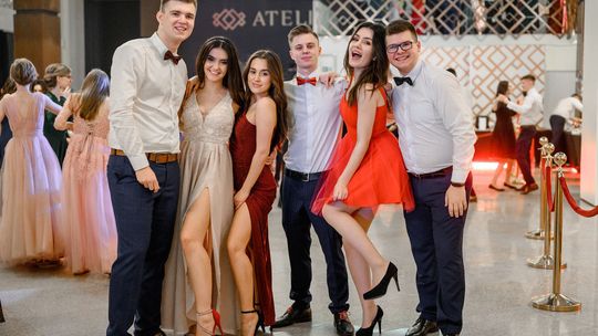 Studniówka Zespołu Szkół Technicznych w Puławach [zdjęcia]